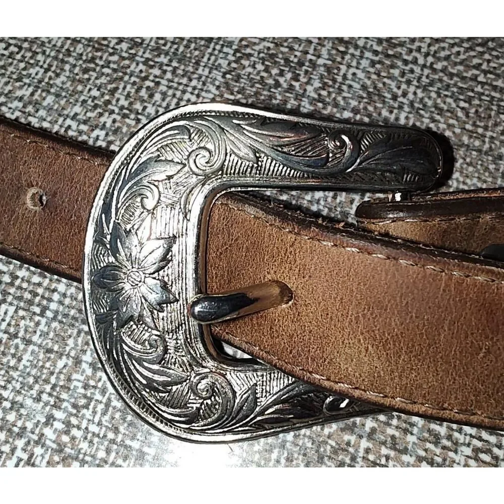 USA LEATHER BELT 3-D Belt 300 Size 34 Silver Tone buckle Floral design